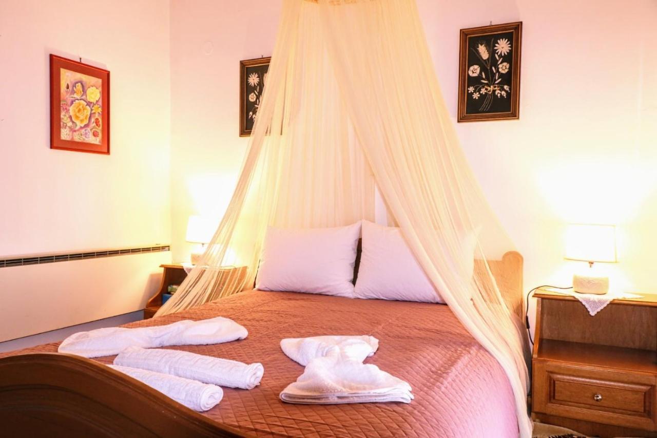 La Casa Di Silvia Villa Apolakkia ภายนอก รูปภาพ